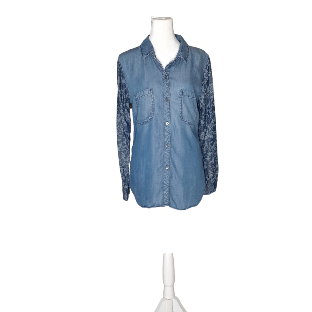 Rails blouse. blue. flowered on back, plain front.